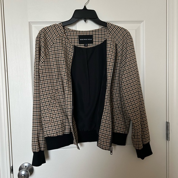 Jacket - Picture 3 of 5